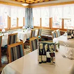 Wellnesshotel Engadin מלון