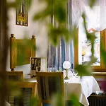 Wellnesshotel Engadin 호텔 3*