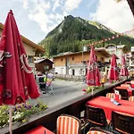 Wellnesshotel Engadin 3* Samnaun