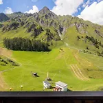 Wellnesshotel Engadin Hotel