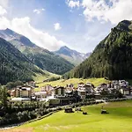 Wellnesshotel Engadin 3*