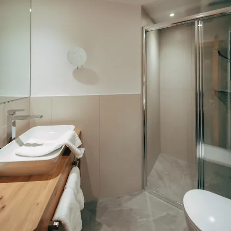 Wellnesshotel Engadin Hotel