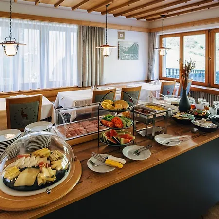 Wellnesshotel Engadin מלון 3*