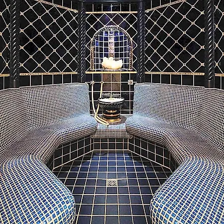 Wellnesshotel Engadin 3* سامنون