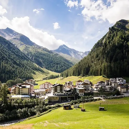 Wellnesshotel Engadin 3*