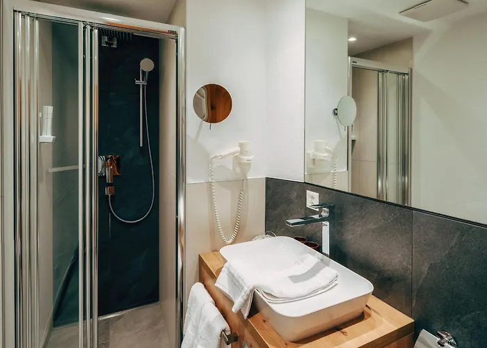 Wellnesshotel Engadin Hotel Samnaun