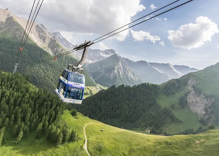 Wellnesshotel Engadin سامنون