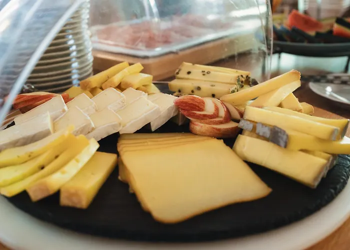 Wellnesshotel Engadin 3* זאמנאון