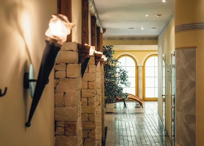 מלון Wellnesshotel Engadin זאמנאון