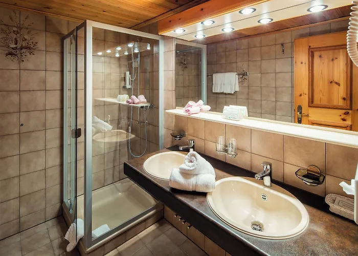 Wellnesshotel Engadin מלון 3*