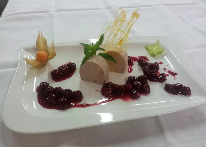 מלון Wellnesshotel Engadin זאמנאון